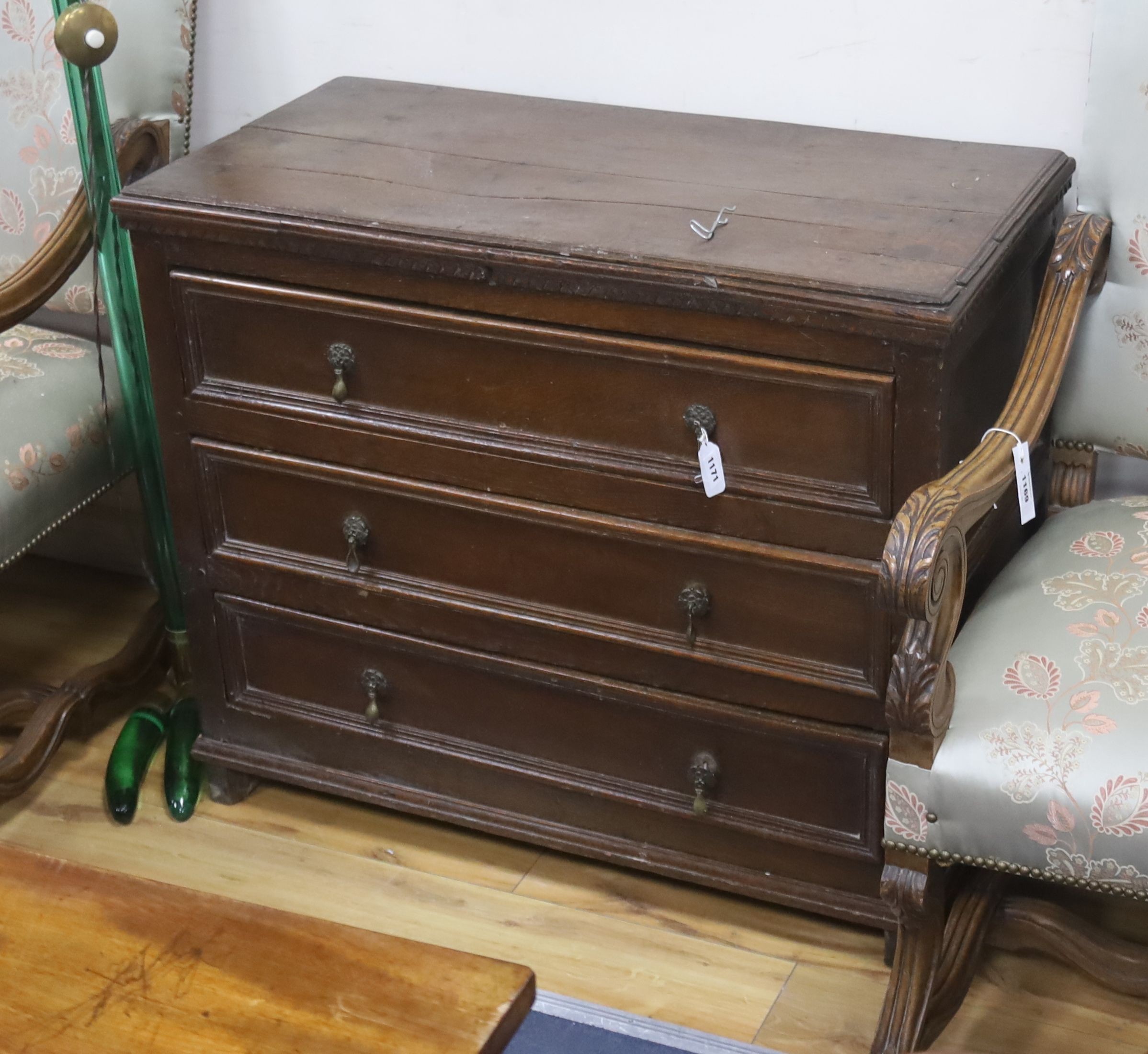 An 18th century oak chest of drawers, width 90cm, depth 44cm, height 76cm